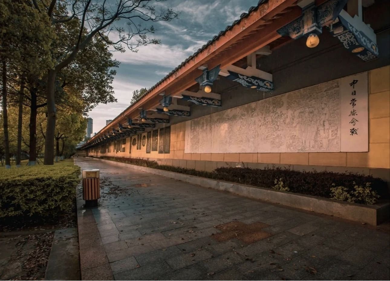 9天7晚 武汉 / 荆州 / 岳阳 / 张家界 / 凤凰古城探险