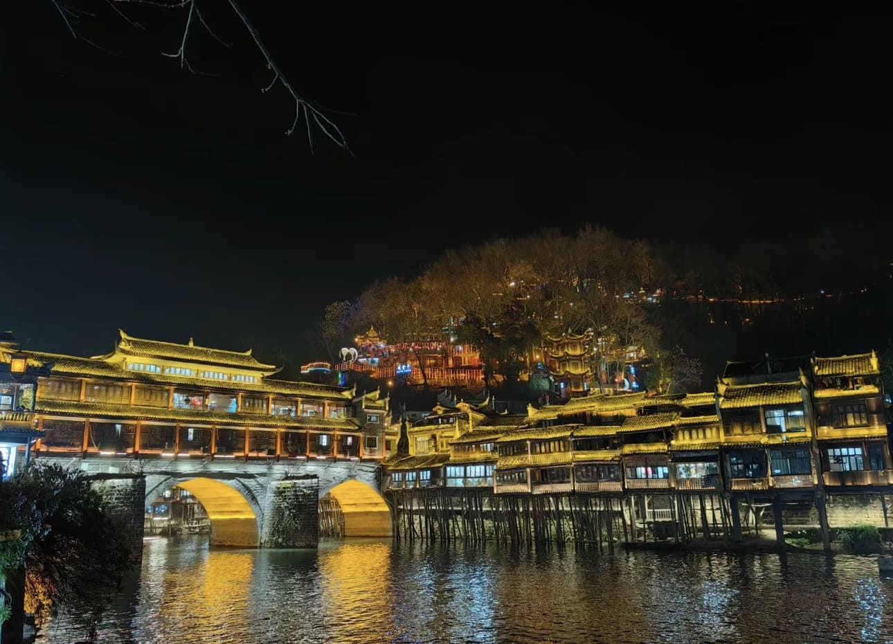 9天7晚 武汉 / 荆州 / 岳阳 / 张家界 / 凤凰古城探险