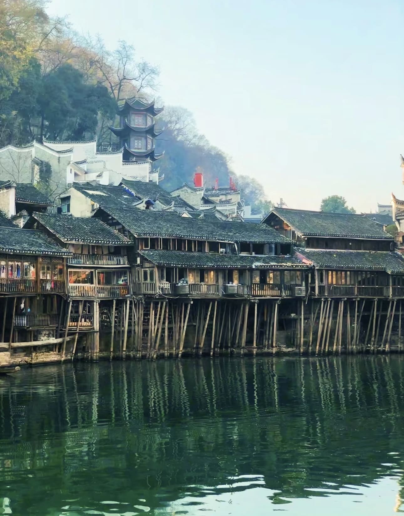 9天7晚 武汉 / 荆州 / 岳阳 / 张家界 / 凤凰古城探险